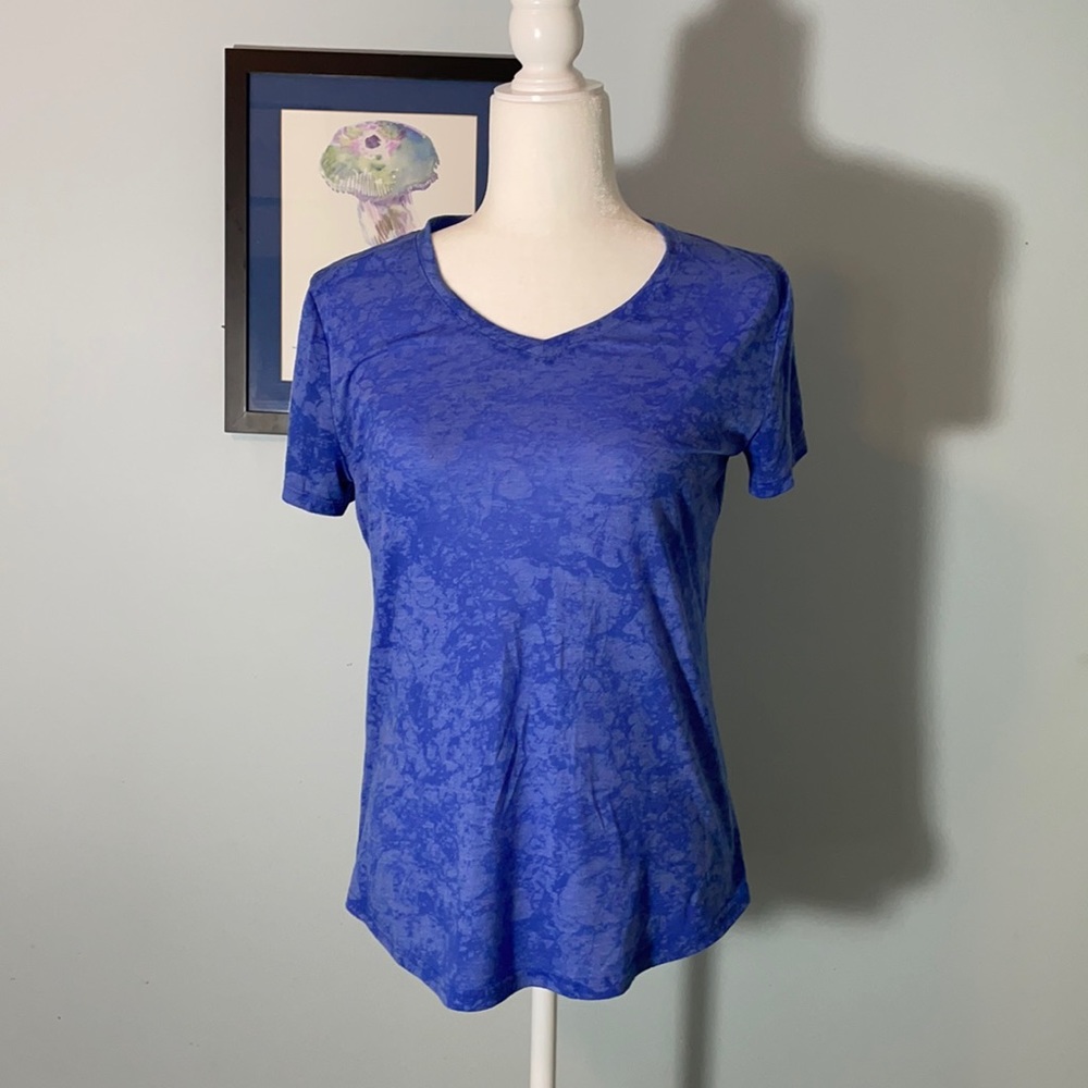 Tek Gear short sleeved tee.
